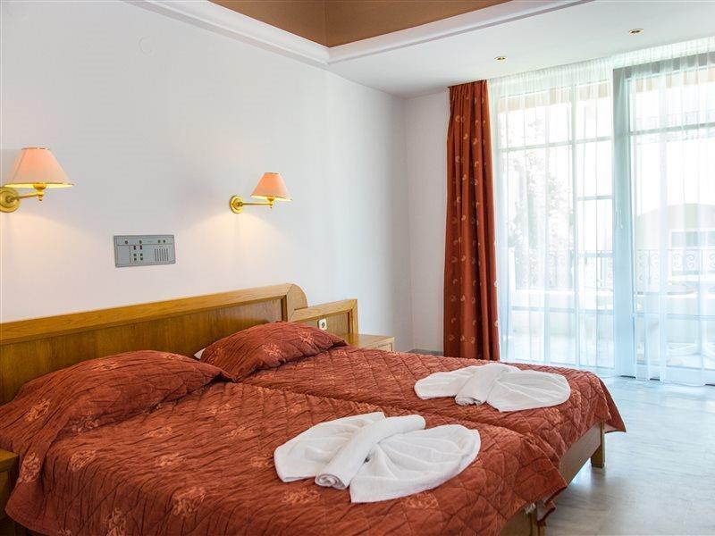 Anita Beach Hotel- Adults Only Rethymno Exteriör bild