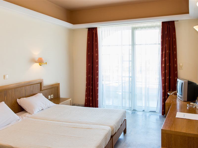 Anita Beach Hotel- Adults Only Rethymno Exteriör bild