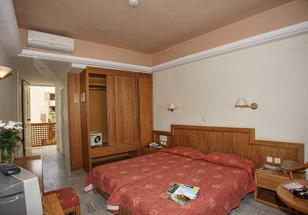 Anita Beach Hotel- Adults Only Rethymno Exteriör bild